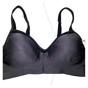 HANES (1) NWT!!!  Ultra Comfort!  Hanes T-Shirt Bra